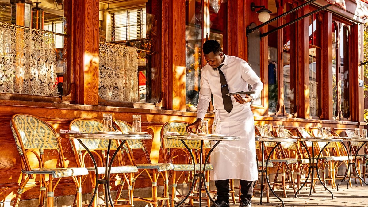 Transportive Parisian Energy at Le Diplomate DC