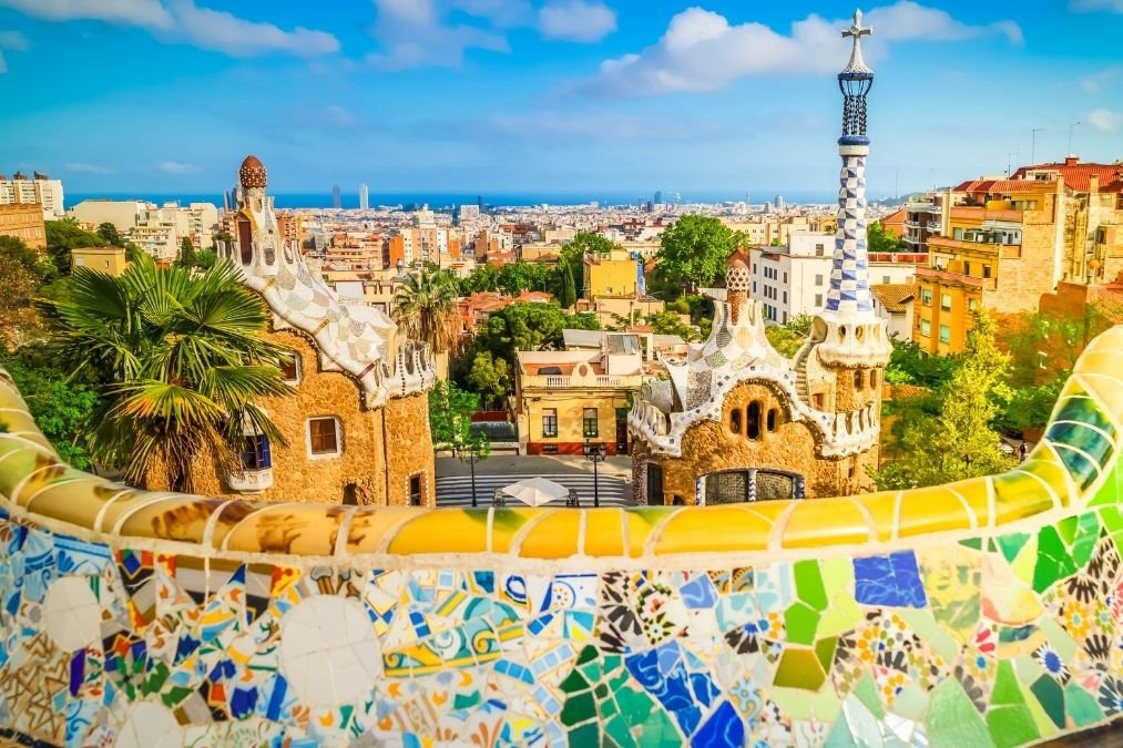 Gaudi Masterpieces and Gothic Alleys