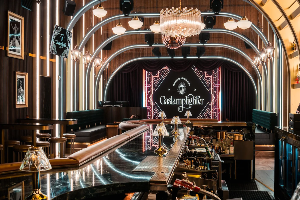 The Karaoke Bar That Dresses Up the Night