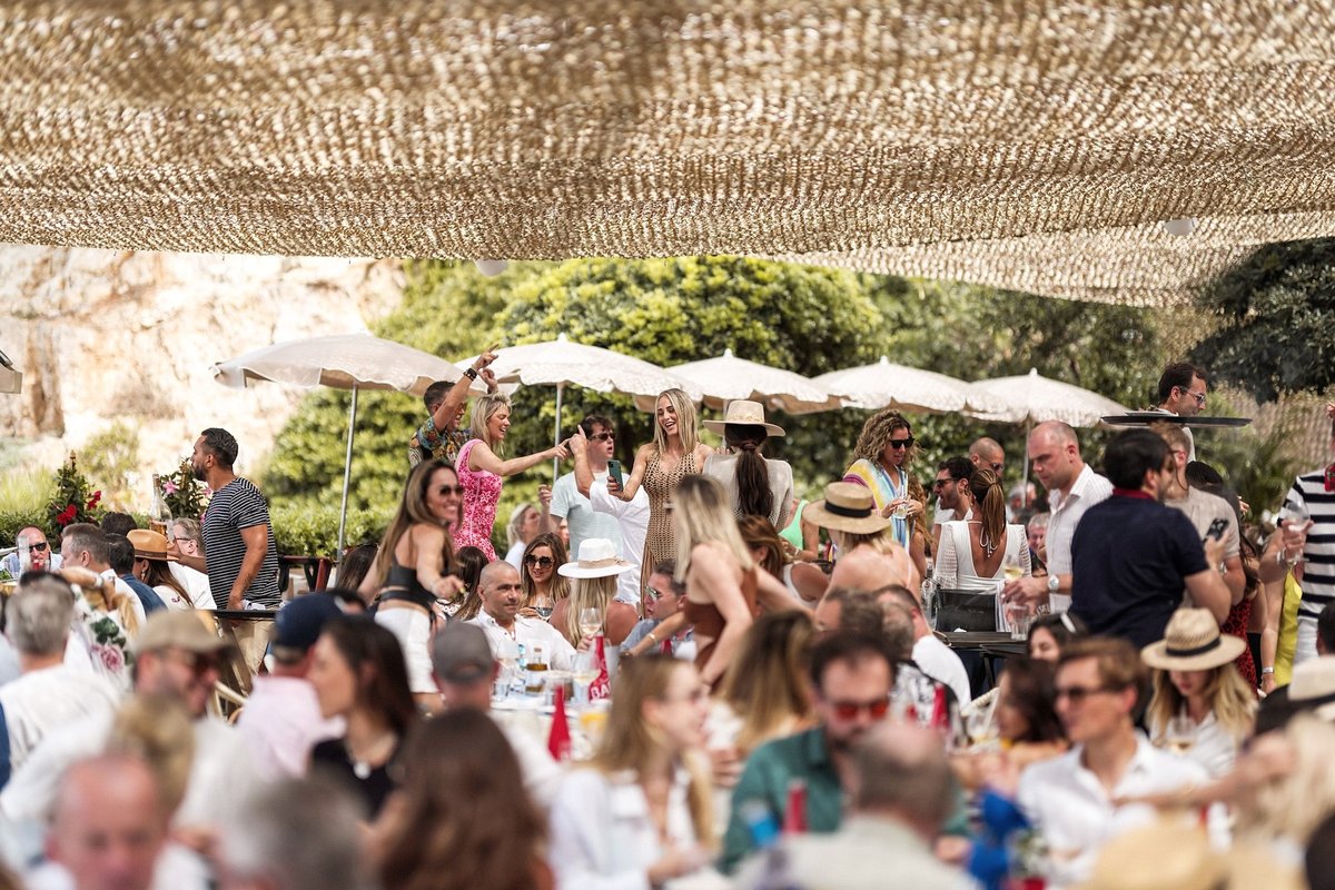 A Feast Out at Sea at La Guérite