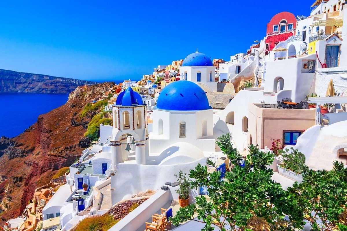 A No-Stress Guide to Santorini, Greece’s Dreamiest Island